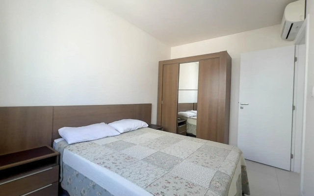 Apartamento 2 dormitórios a 400 metros do mar