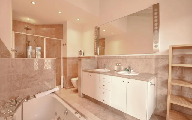 Alzaro 1-3 DELUXE SEA VIEW & JACUZZI 3B