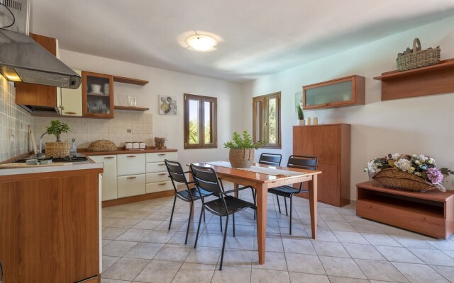 Near Alghero Shardana Guest House in Uri With Swimming Pool