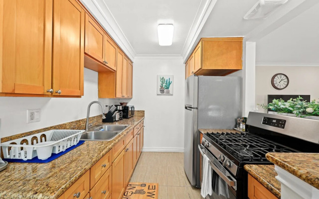 Bright&Cozy Getaway 10min to Downtown LA