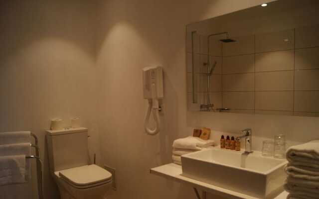 Contact Hôtel Restaurant Le Minervois