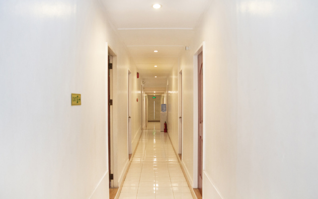 OYO 150 Davao Airport View Hotel Vaccinated Staff