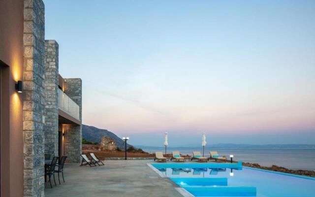 Seafront elegant villa, with infinity pool & devine views!