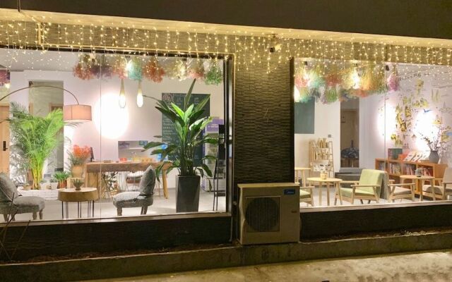 Zhangjiajie Yuemu Art Hotel