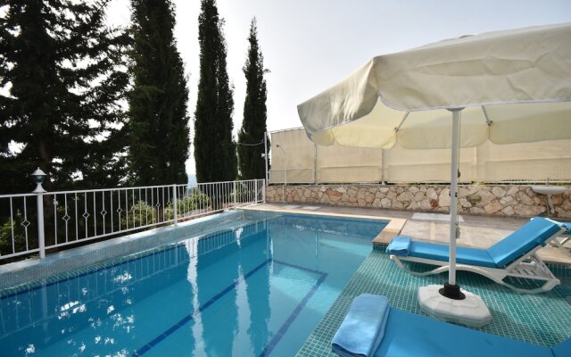 Villa Yonca by Helaltatilvillari