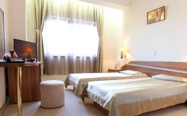 Euro Hotels International Arcul De Triumf