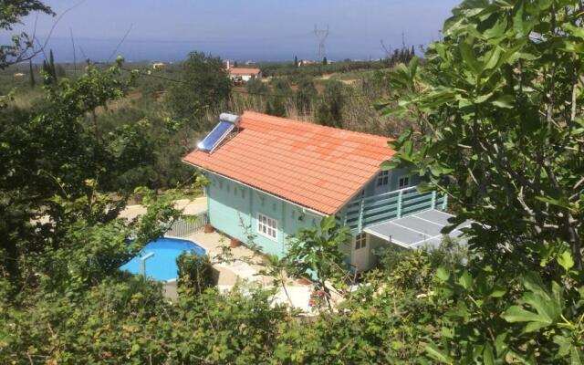 The Cabin, Kyparissia