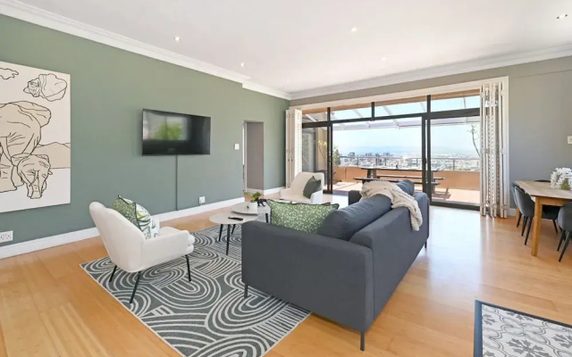 Two Bed Table Mountain Spacious