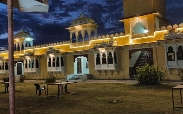 SPOT ON 40056 Palace Anjali