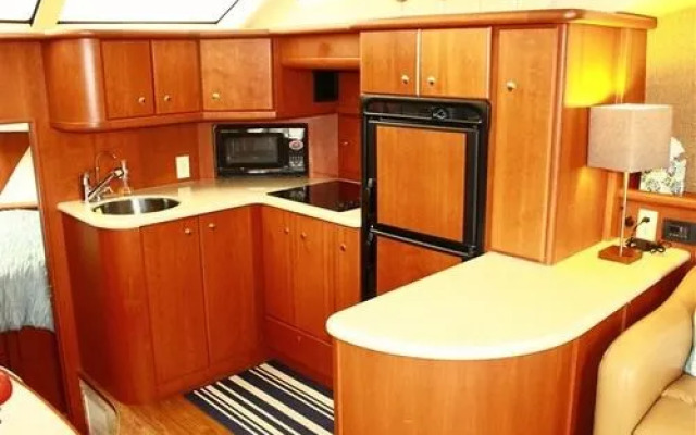 Dockside Boat & Bed Long Beach