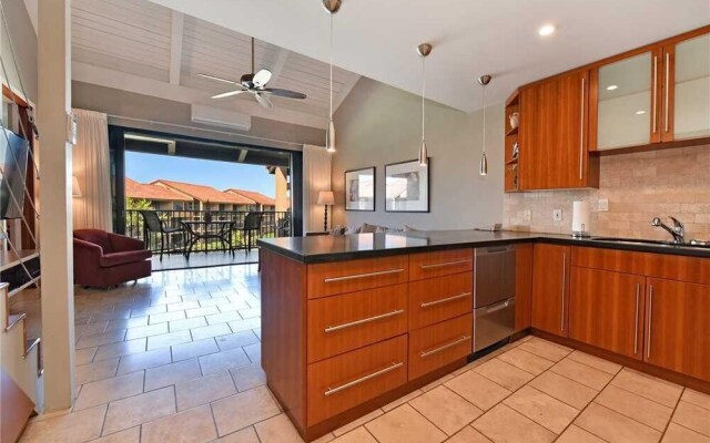 Papakea #C404 - 3 Br condo by RedAwning