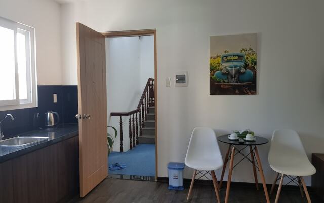 Elly Apartment