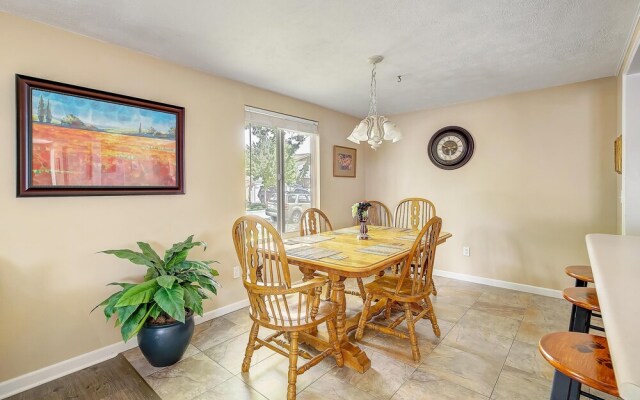 Ideally Located Westminster Home - Sleeps 13