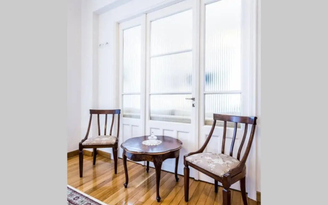 Neoclassical apartment with 3 bedrooms in Piraeus