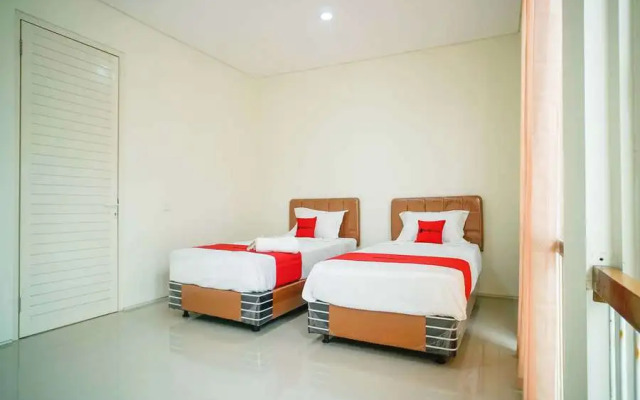 RedDoorz @ Bukit Palma Surabaya