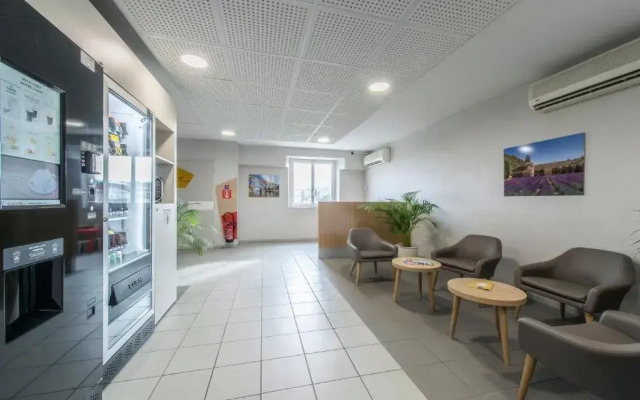 B&B Hotel ORANGE - Echangeur A7 A9