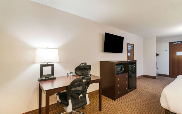 Clarion Hotel Convention Center