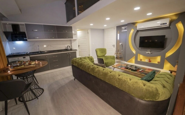 Seckinler Suit Apart