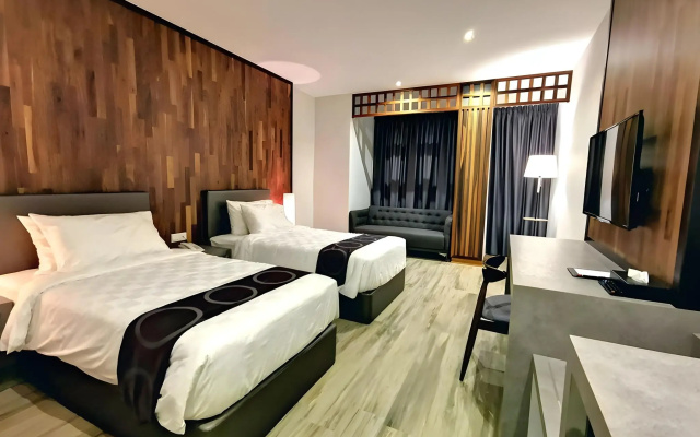 Frame Hotel