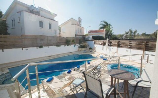 Beautiful 5 Star Holiday Villa in a Prime Location in Protaras, Book Early To Secure Your Dates, Protaras Villa 1269