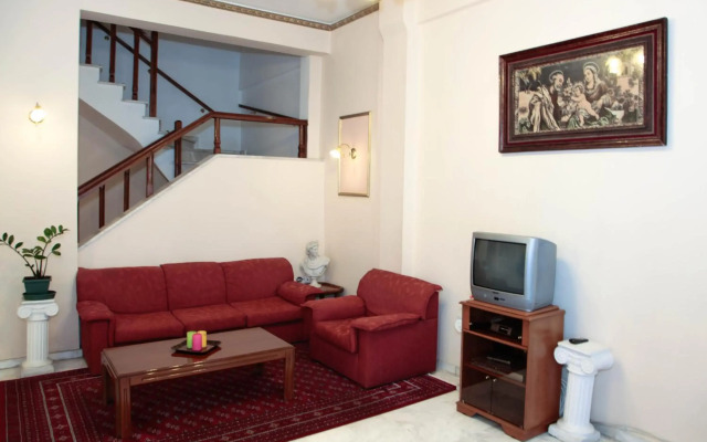 Alexiou Hotel