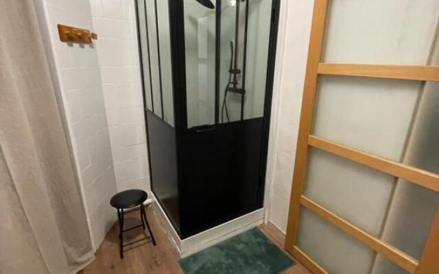 Appartement proche des remparts et tous commerces.