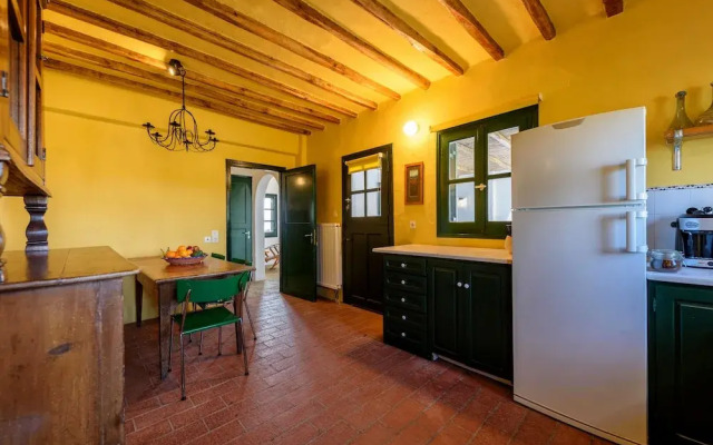 Traditional Villa 5 Mins on Foot From the Beach