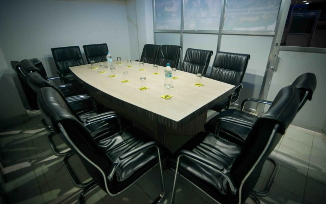 OYO 789 Hotel Shivam Plaza