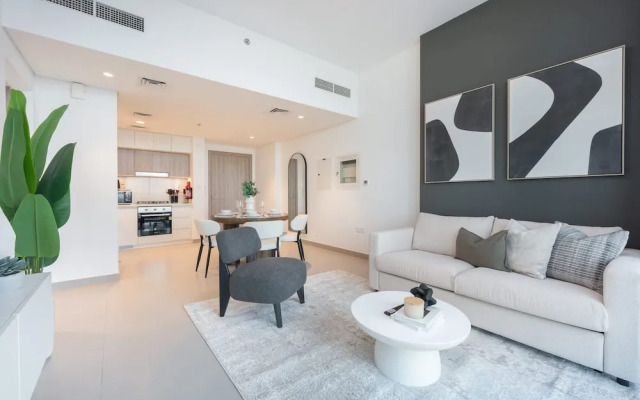 Modern Aesthetic 1-bedroom Apartment in Dubai Hills