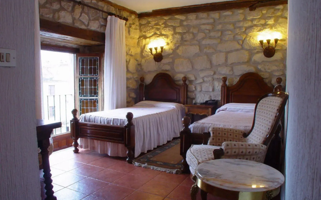 Hotel Tres Coronas de Silos