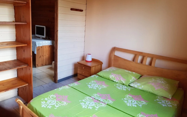 GITE-Hotel LA CAZ DES ORANGERS