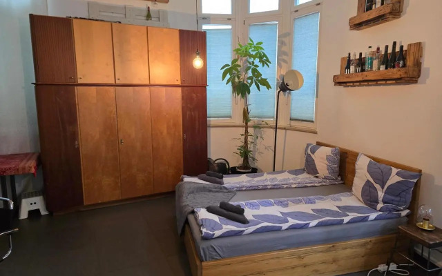 Luftiges Upcycling Studio im EG - Zentral
