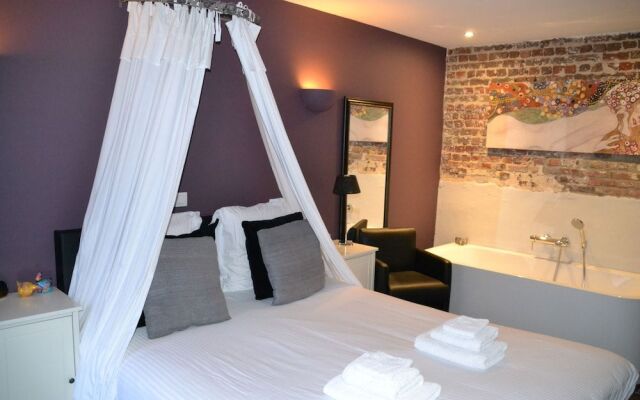 Huis bij de Lieve Bed & Breakfast