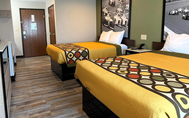 Super 8 by Wyndham Frankfort IN