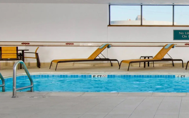 Courtyard by Marriott St. Louis Downtown West