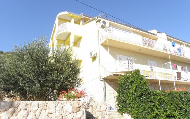 Apartment Jadro - 20 m from sea: A4 Drage, Riviera Biograd