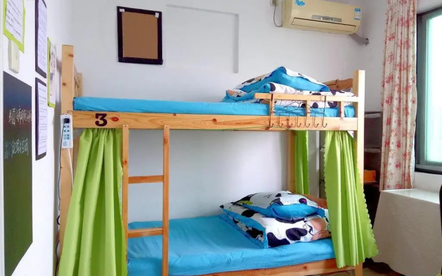 Zhuhai Chuntian Huahua Youth Hostel