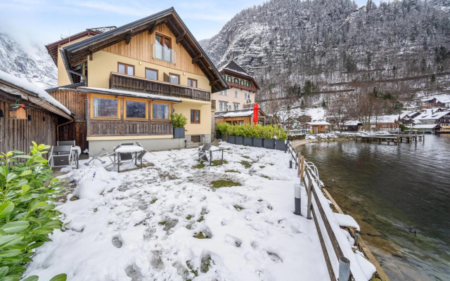 Hallstatt Lakeside Top 2