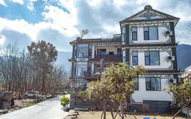 Dali Moss Rice Courtyard B&B