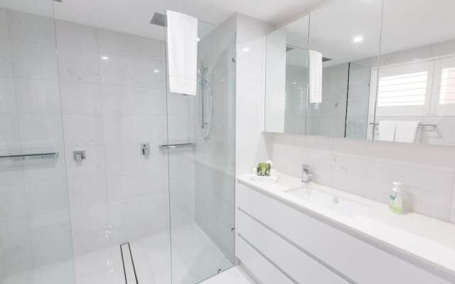 603 On The Beach - Luxury Apartment