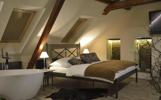 Hotel and restaurant Via Ironia