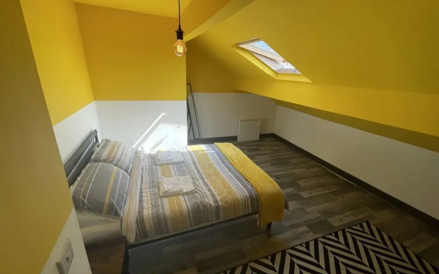 The Willow - Superb Spacious 3 Bed Room Apartment