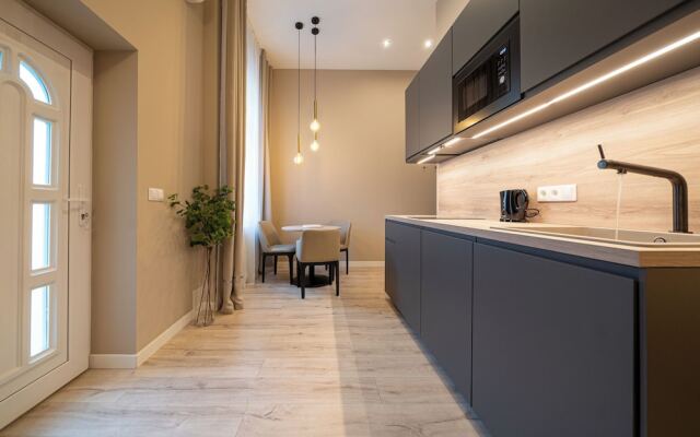 Károly Boutique Suites, Best Location by BQA