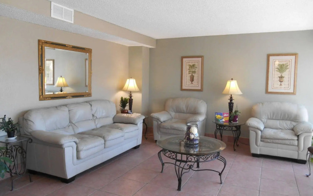Tropical Seas Hotel