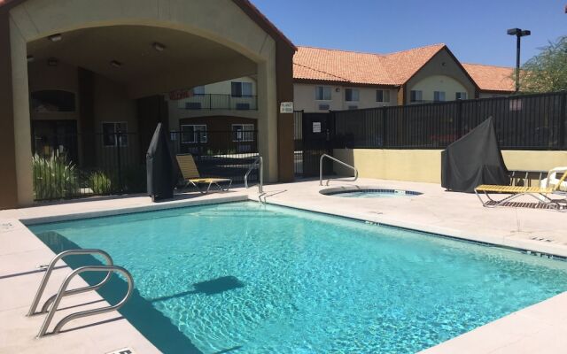 Days Inn By Wyndham Phoenix North