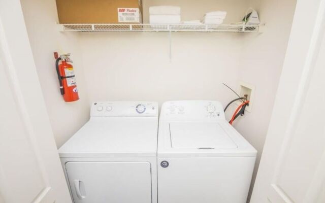 Bright Runaway Beach Condo