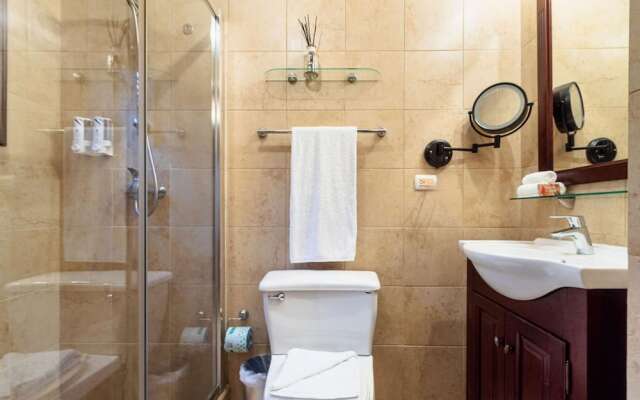 2BR 3BA Town Home w GYM Tennis Courts Pools