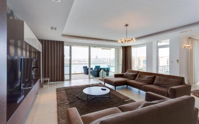 Contemporary, Luxury Apartment With Valletta and Harbour Views