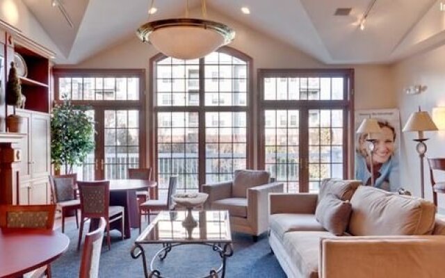 Oakwood at Avalon Crescent