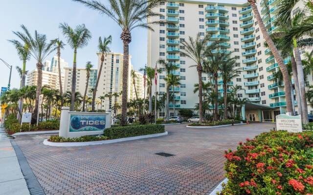 Tides Hollywood Apartments